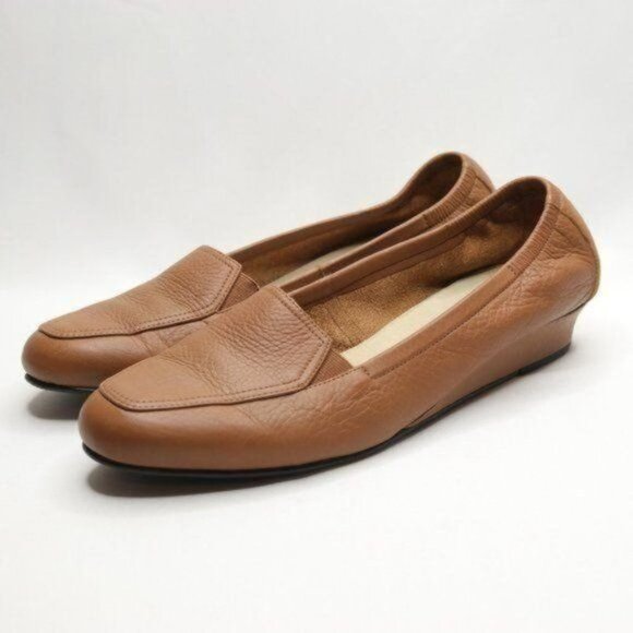 Ros Hommerson Women's Size 9.5 Tan Leather Slip On Almond Toe Wedge Loafers - Picture 3 of 10
